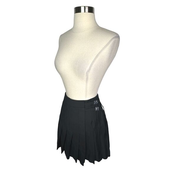 Urban Revivo Pleated Mini Skirt - Size Medium / US 6 - Picture 2 of 6